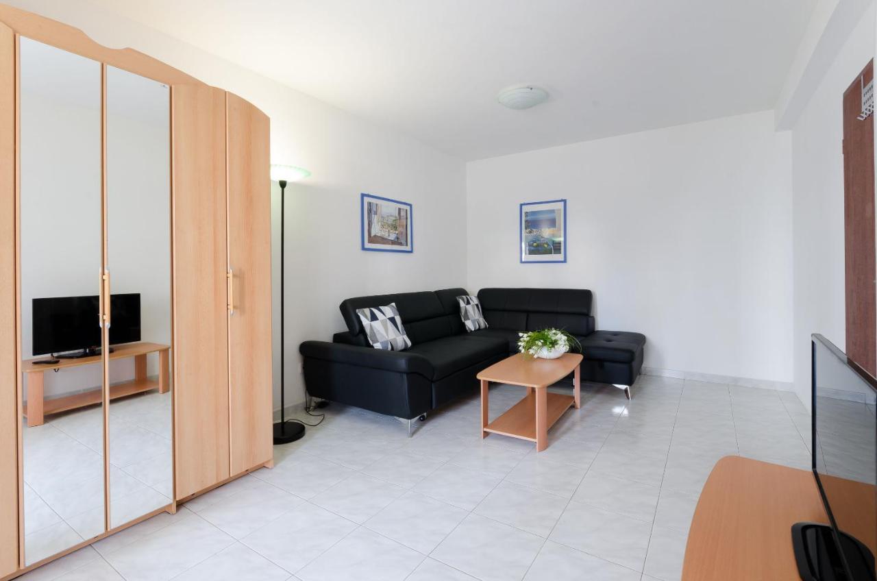 Apartments Gloria Врсар Экстерьер фото