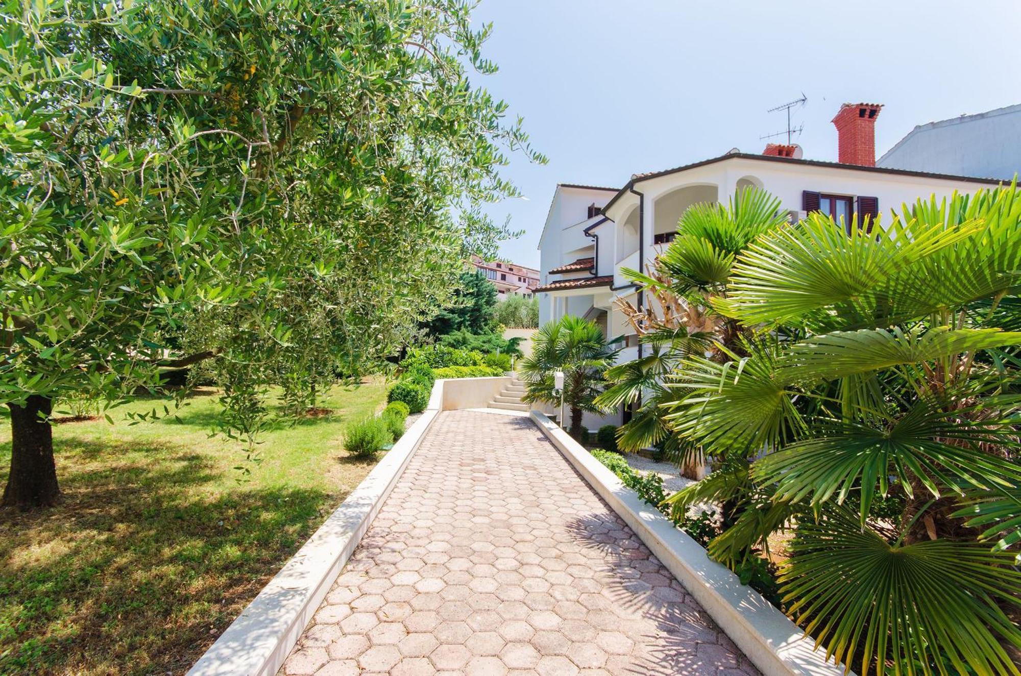 Apartments Gloria Врсар Экстерьер фото