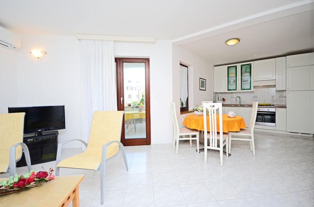 Apartments Gloria Врсар Экстерьер фото
