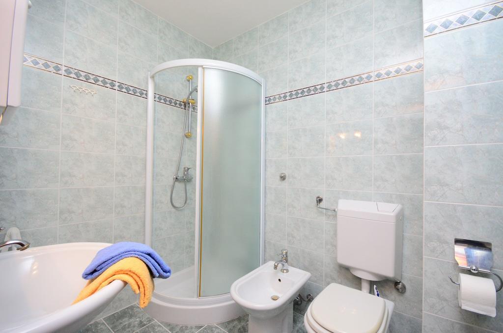 Apartments Gloria Врсар Экстерьер фото